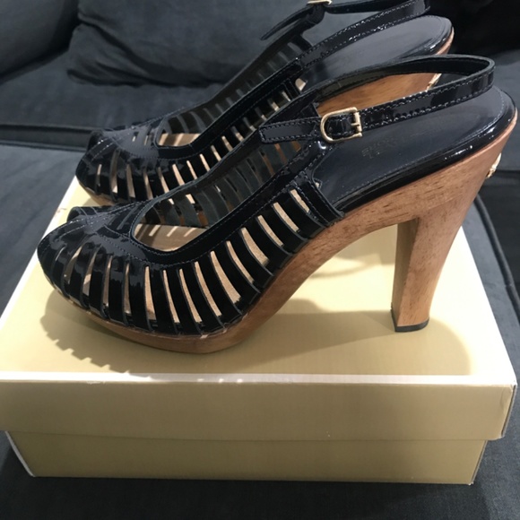 Michael Kors - Picture 2 of 3